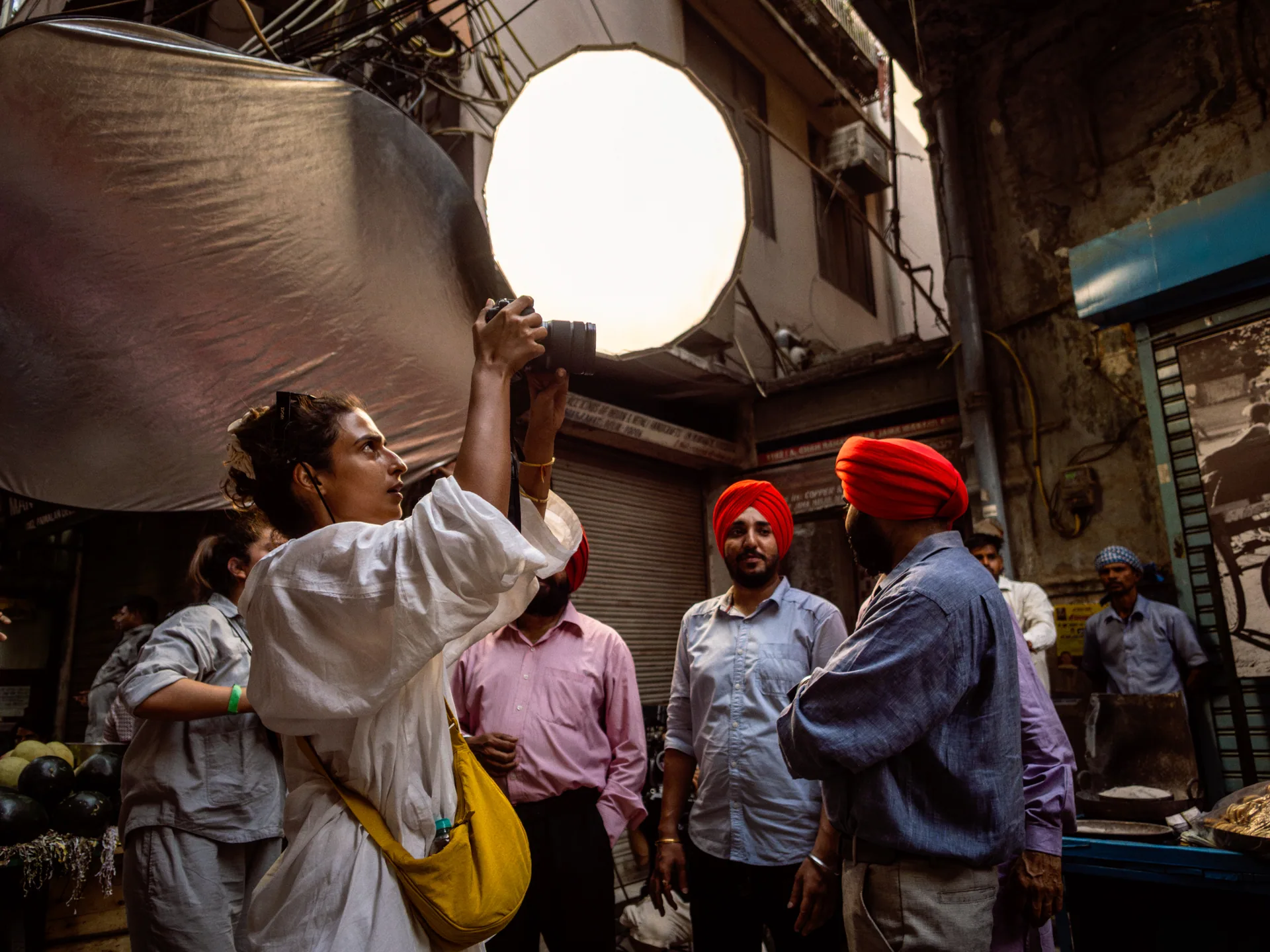 Avani Rai fotografiert Menschen mit Turbanen auf den Stra&szlig;en Alt-Delhis